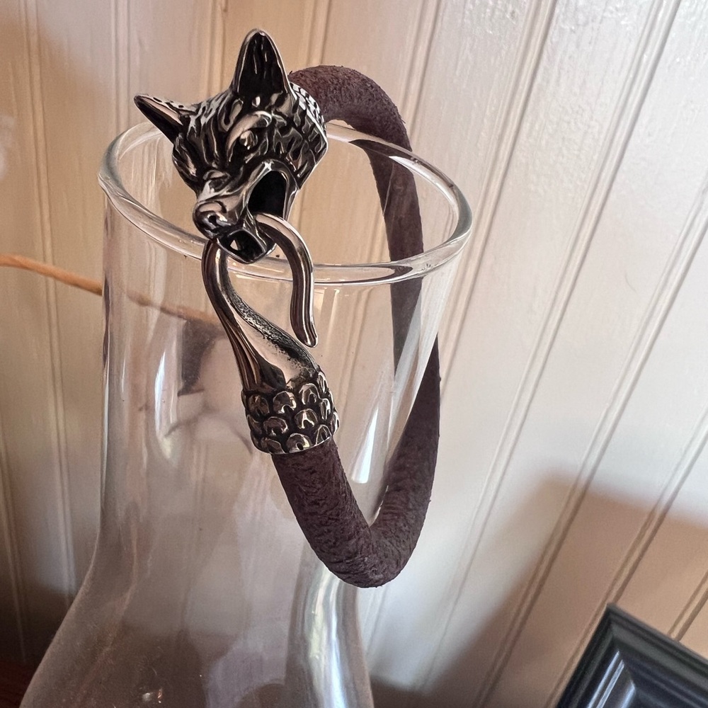 Brown Leather Wolf Head Bracelet